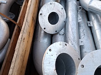 Pallet met o.a. buis met flens - afbeelding 2 van  8