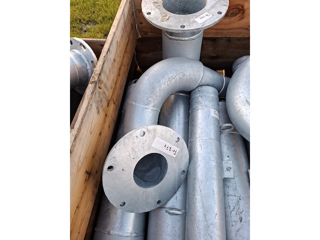 Pallet met o.a. buis met flens - afbeelding 3 van  8