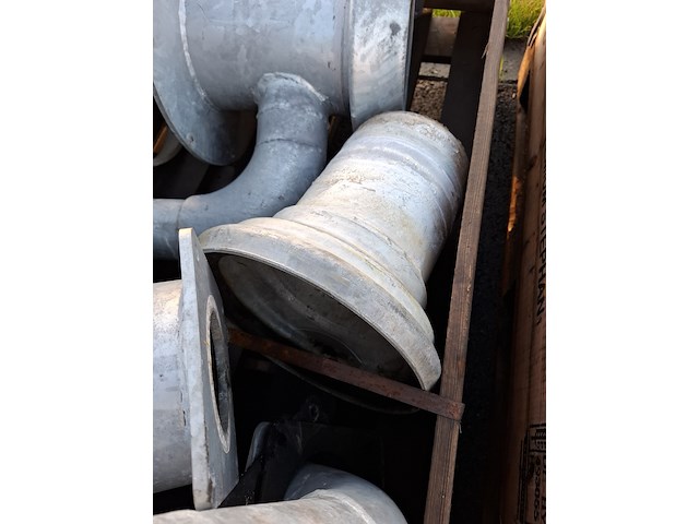 Pallet met o.a. buismateriaal - afbeelding 3 van  7