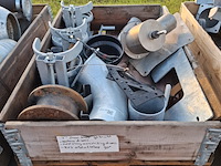 Pallet met o.a. drukregelaar - afbeelding 1 van  9