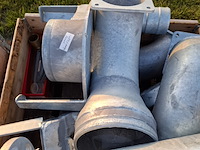 Pallet met o.a. flenzen - afbeelding 4 van  9