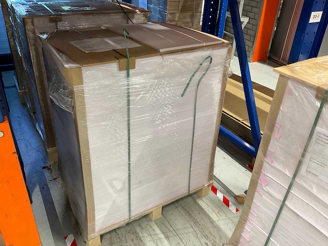 Pallet met papiervellen (17x) - afbeelding 5 van  6