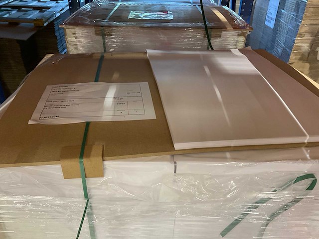 Pallet met papiervellen (17x) - afbeelding 6 van  6