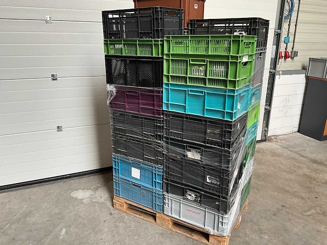 Pallet met partij kratten - afbeelding 2 van  3