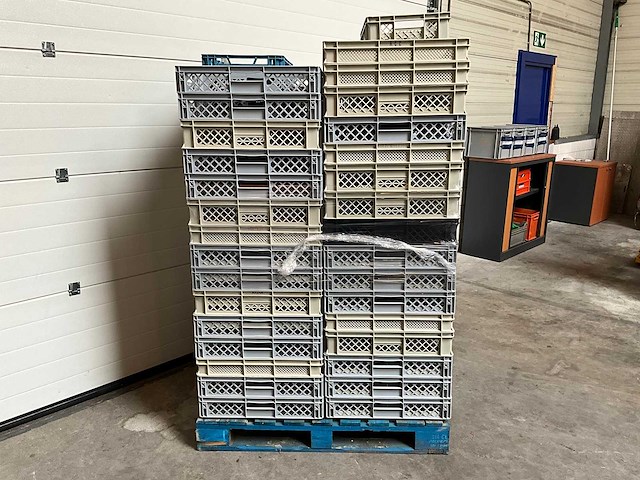 Pallet met partij kratten - afbeelding 2 van  4