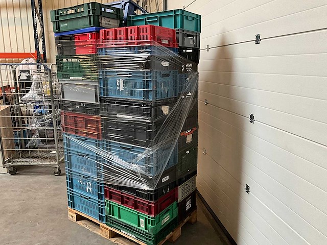 Pallet met partij kratten - afbeelding 4 van  4