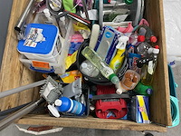 Pallet met partij schoonmaakmiddelen - afbeelding 7 van  8