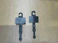 Pallet met plastic-max f27-0-ne kunststof riemhangers