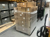 Pallet met plastic-max f27-0-ne kunststof riemhangers - afbeelding 2 van  3