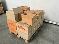 Pallet met pluggen - afbeelding 4 van  6