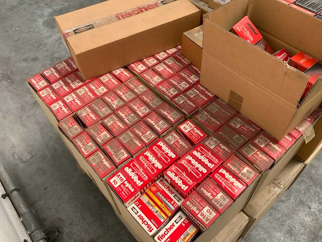 Pallet met pluggen - afbeelding 6 van  6