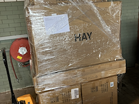 Pallet met retouren , hay en white label living - afbeelding 5 van  7