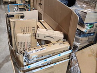 Pallet met retouren - afbeelding 1 van  8