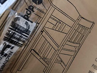 Pallet met retouren - afbeelding 2 van  8