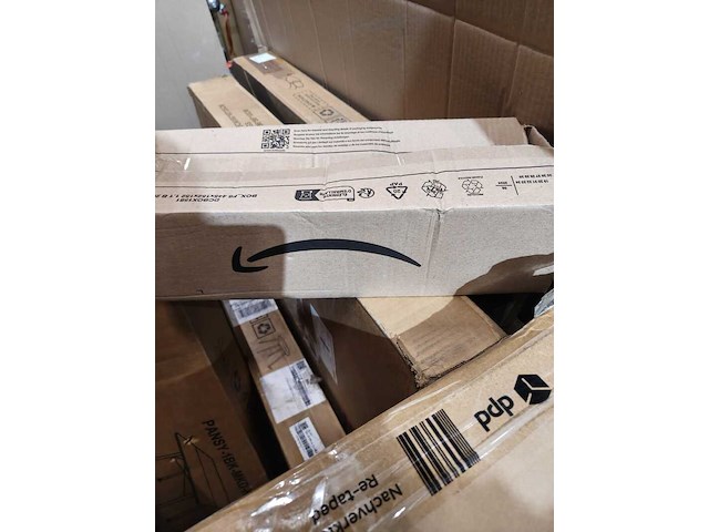 Pallet met retouren - afbeelding 5 van  8