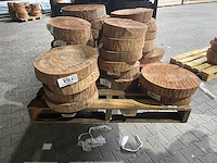 Pallet met rosewood schijven, diverse maten (32x) - afbeelding 1 van  3