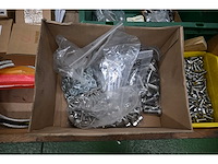 Pallet met (rvs) installatiematerialen - afbeelding 3 van  9