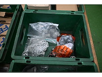 Pallet met (rvs) installatiematerialen - afbeelding 6 van  9