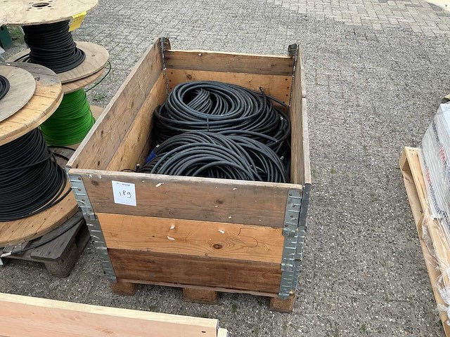 Pallet met stroomkabels nwpk & lkm - afbeelding 2 van  6