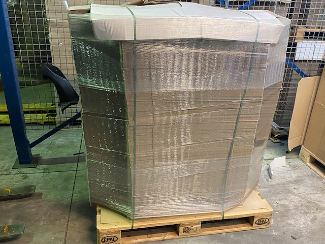 Pallet met traydoos 50x28x19cm bruin - afbeelding 1 van  3