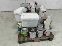 Pallet met verf - afbeelding 1 van  4
