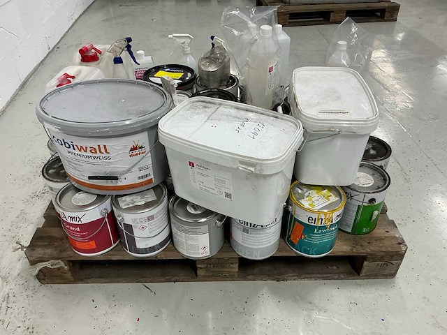 Pallet met verf - afbeelding 2 van  4