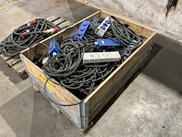 Pallet met verlengsnoeren