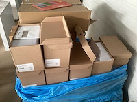 Pallet met verzendenverloppen en andere toebehoren - afbeelding 2 van  6