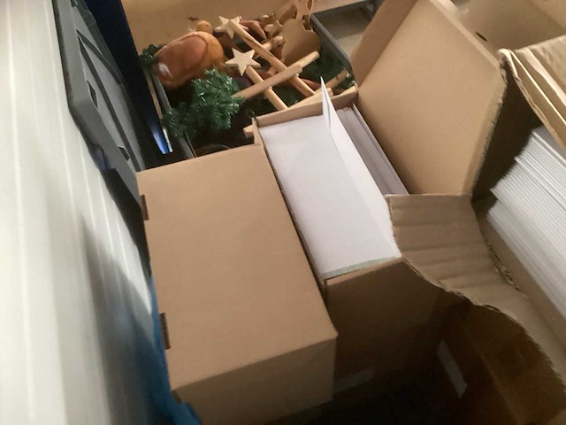 Pallet met verzendenverloppen en andere toebehoren - afbeelding 4 van  6