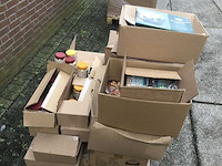 Pallet met vogel- eekhoornvoer - afbeelding 3 van  7