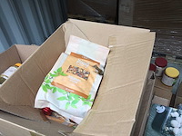Pallet met vogel- eekhoornvoer - afbeelding 4 van  7