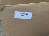 Pallet met vogel- eekhoornvoer - afbeelding 7 van  7