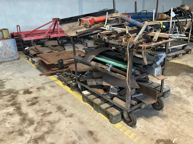 Pallet metalen (4x) - afbeelding 1 van  5