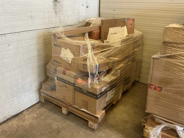 Pallet | mix goederen - afbeelding 1 van  11