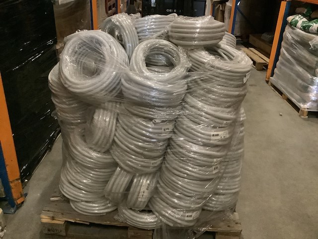 Pallet mix van flexibele elektriciteitsbuizen ips, grijs - afbeelding 1 van  4