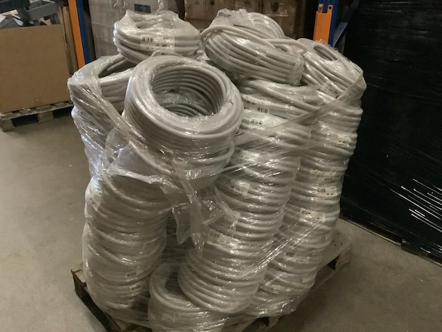 Pallet mix van flexibele elektriciteitsbuizen ips, grijs - afbeelding 2 van  4