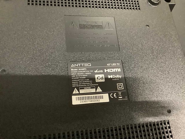 Pallet monitoren - 8 items - o.a tcl en hisense - afbeelding 3 van  5