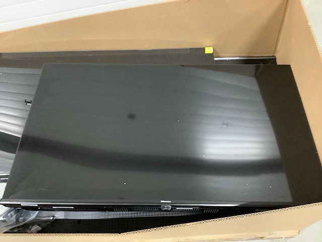 Pallet monitoren - 9 items - o.a tcl en hisense - afbeelding 2 van  6