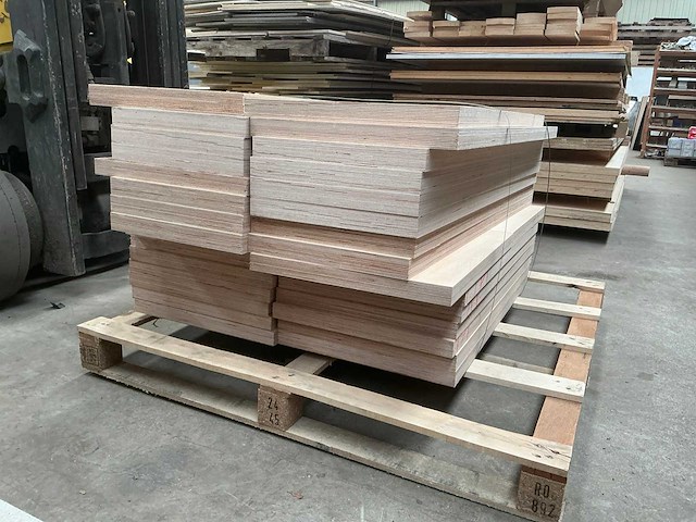 Pallet multiplex 15m2 - afbeelding 2 van  3