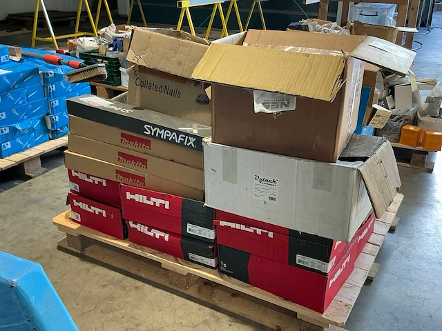 Pallet nagels, schroefbanden en divers bevestingsmateriaal - afbeelding 15 van  20