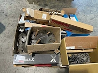Pallet nagels, schroefbanden en divers bevestingsmateriaal - afbeelding 17 van  20