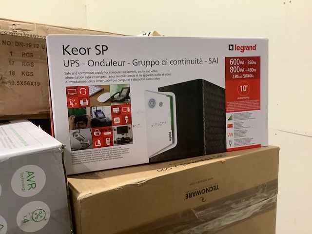 Pallet noodstroomvoorzieningen - retourgoederen - 11 items - afbeelding 3 van  9