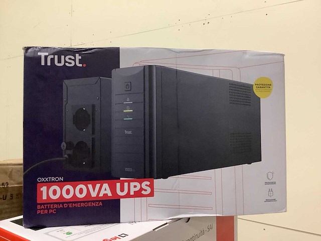 Pallet noodstroomvoorzieningen - retourgoederen - 11 items - afbeelding 4 van  9