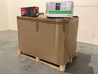 Pallet noodstroomvoorzieningen - retourgoederen - 12 items - afbeelding 1 van  6
