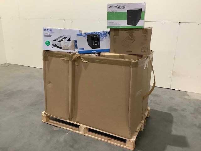 Pallet noodstroomvoorzieningen - retourgoederen - 15 items - afbeelding 1 van  6