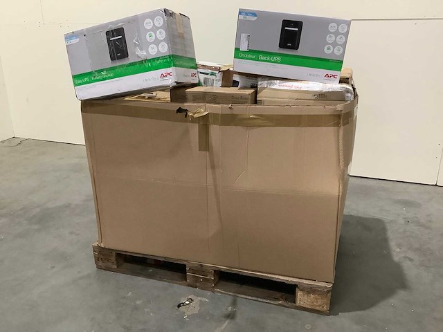 Pallet noodstroomvoorzieningen - retourgoederen - 16 items - afbeelding 1 van  6