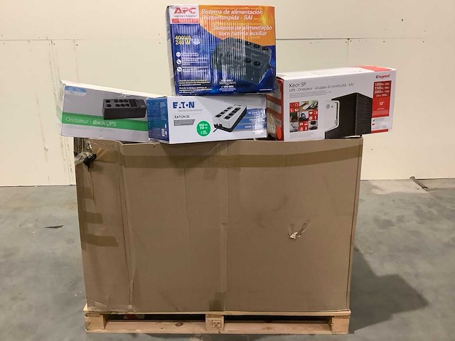 Pallet noodstroomvoorzieningen - retourgoederen - 17 items - afbeelding 2 van  6