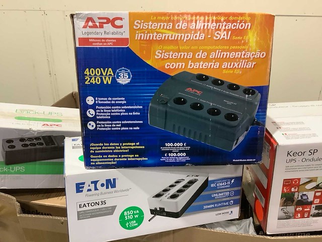 Pallet noodstroomvoorzieningen - retourgoederen - 17 items - afbeelding 3 van  6