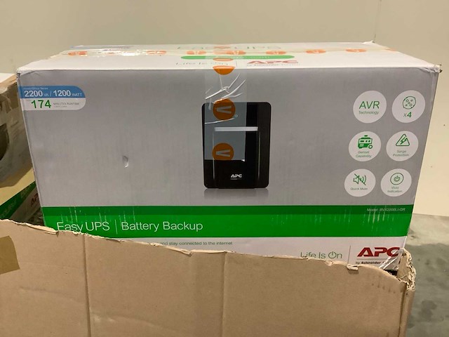 Pallet noodstroomvoorzieningen - retourgoederen - 18 items - afbeelding 3 van  6