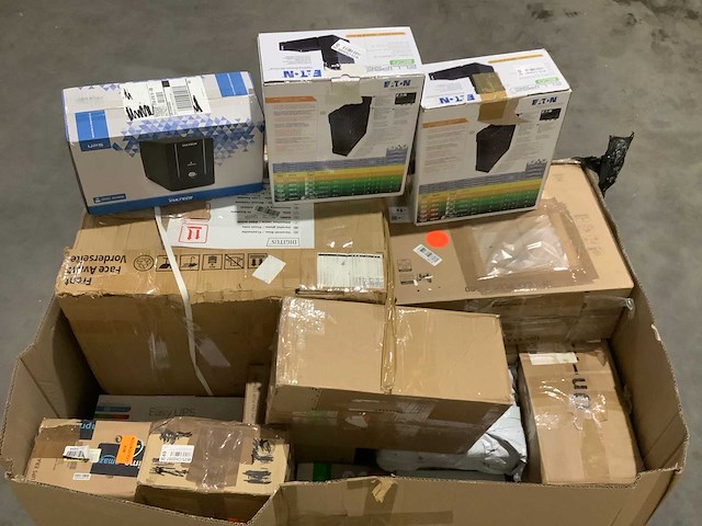 Pallet noodstroomvoorzieningen - retourgoederen - 18 items - afbeelding 4 van  6